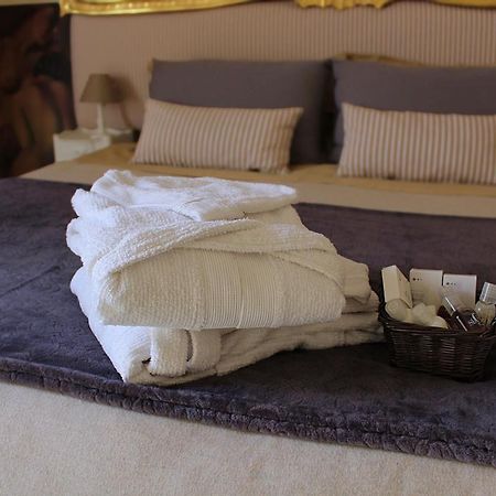 Bed and Breakfast Dependance Royale Caserta Exterior foto