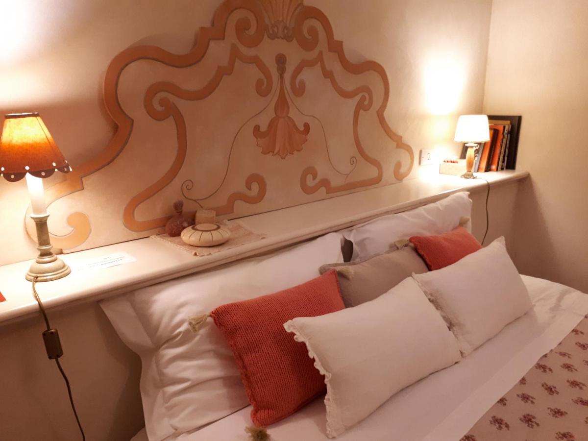 Bed and Breakfast Dependance Royale Caserta Exterior foto
