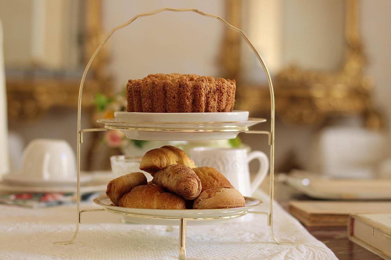 Bed and Breakfast Dependance Royale Caserta Exterior foto