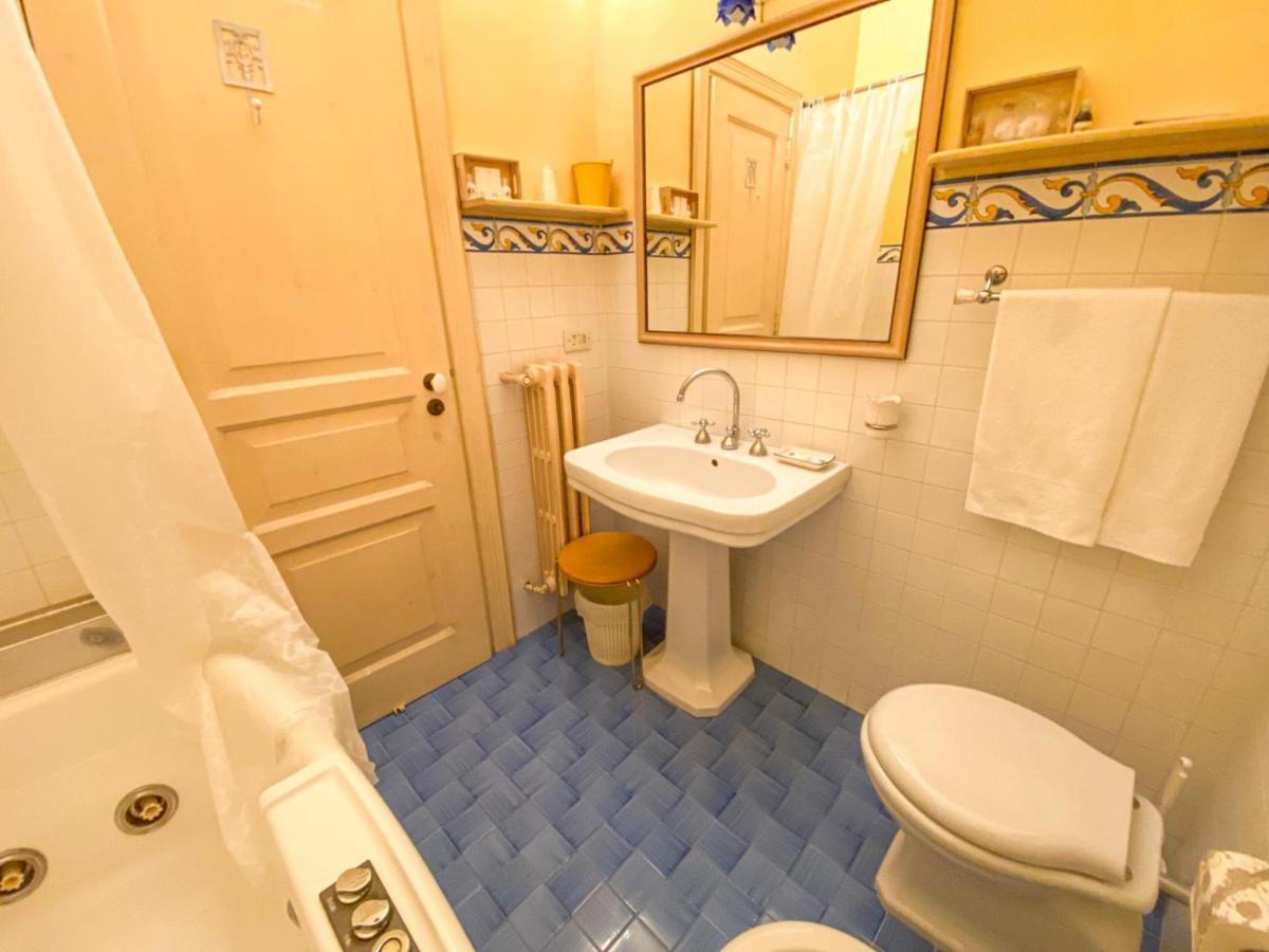 Bed and Breakfast Dependance Royale Caserta Exterior foto
