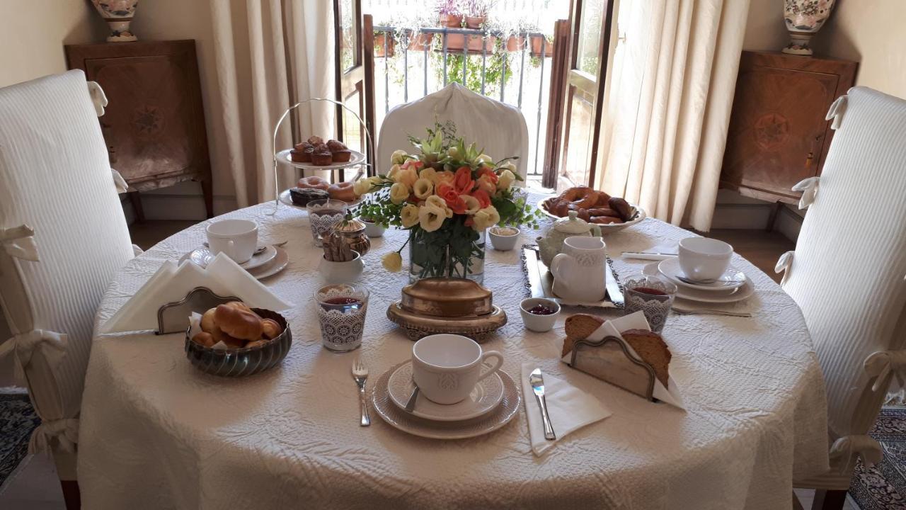 Bed and Breakfast Dependance Royale Caserta Exterior foto