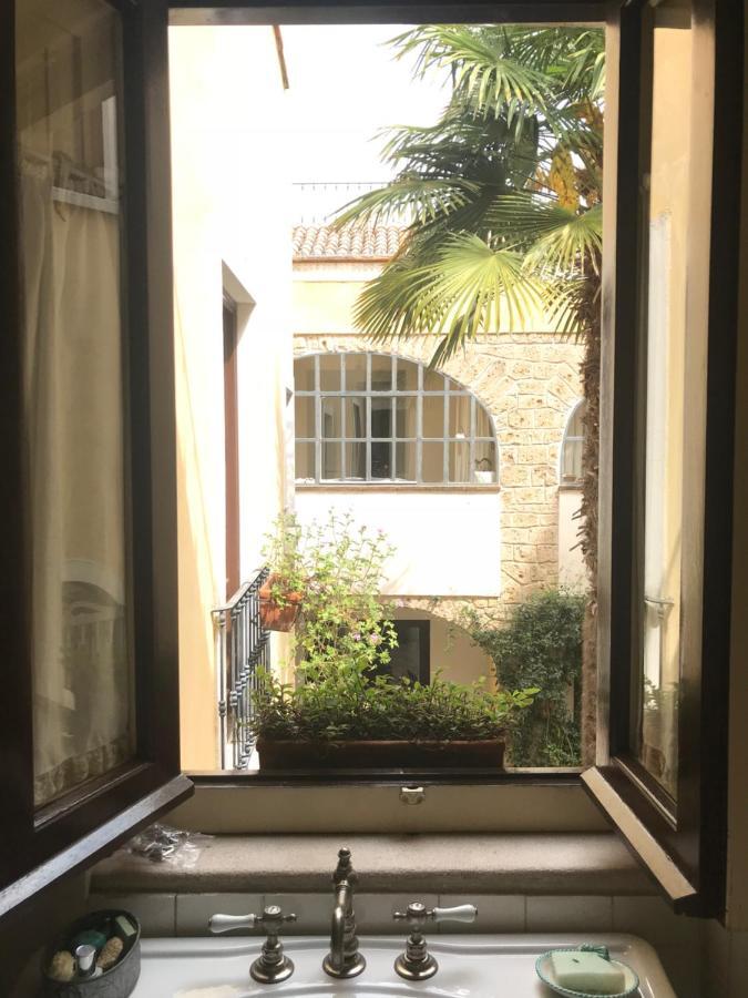Bed and Breakfast Dependance Royale Caserta Exterior foto