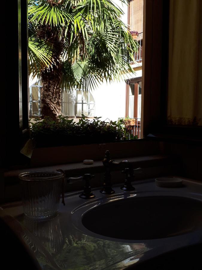 Bed and Breakfast Dependance Royale Caserta Exterior foto